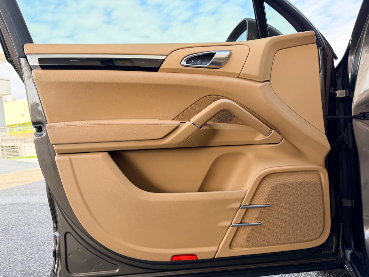 Porsche Cayenne 3.0 Diesel in garanzia no tasse