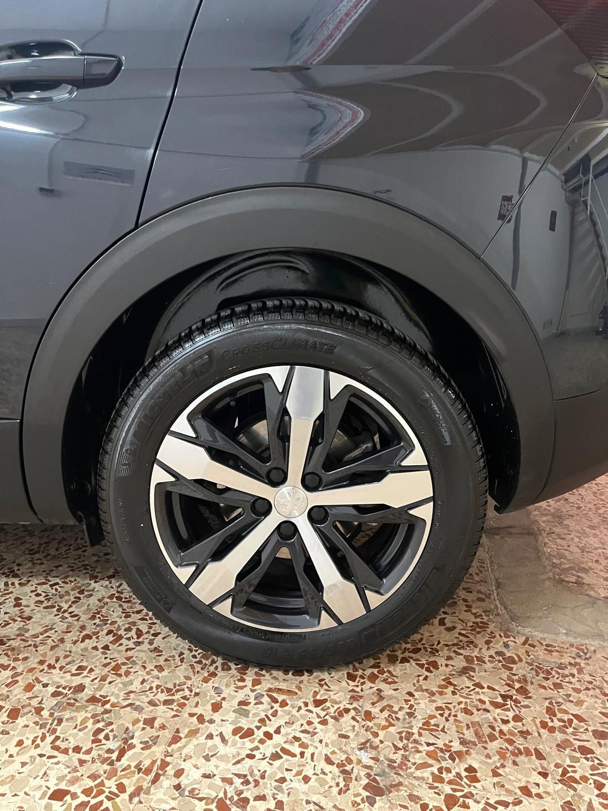 Peugeot 3008 BlueHDi 130 S&S EAT8 Allure