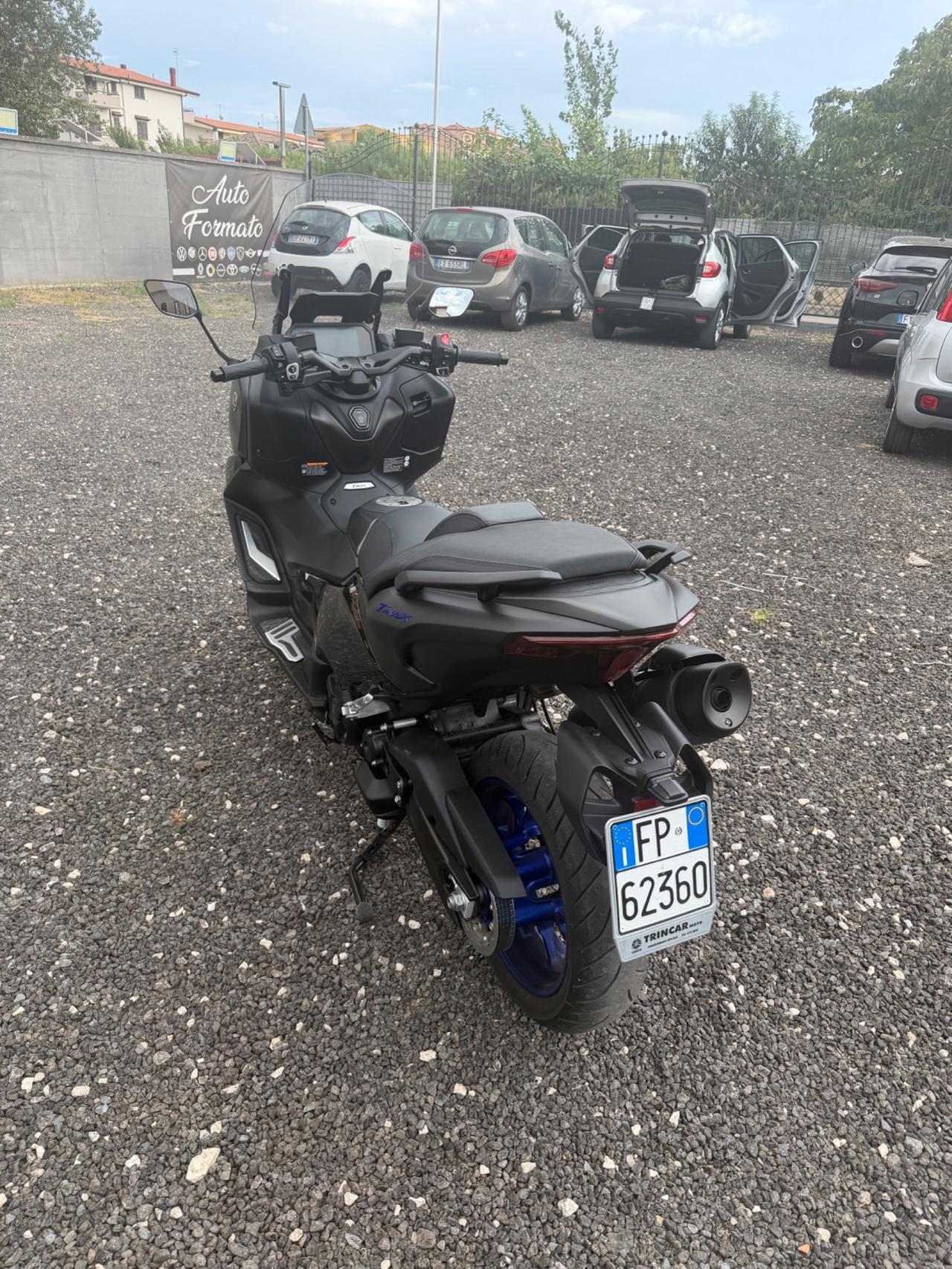Yamaha TMAX 560
