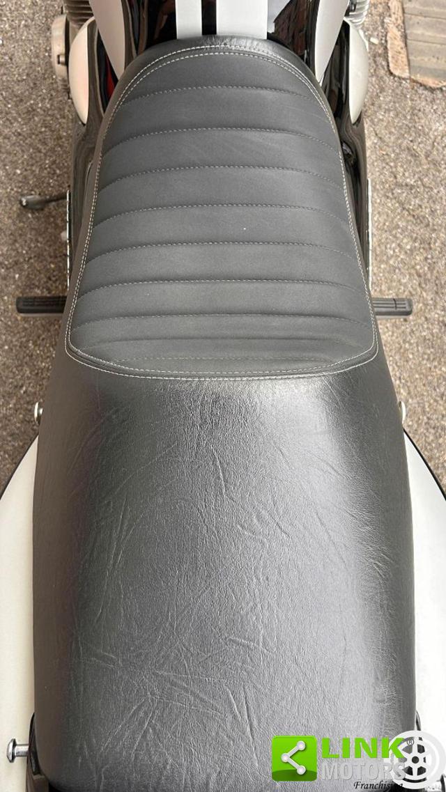 YAMAHA XJR 1300 racer