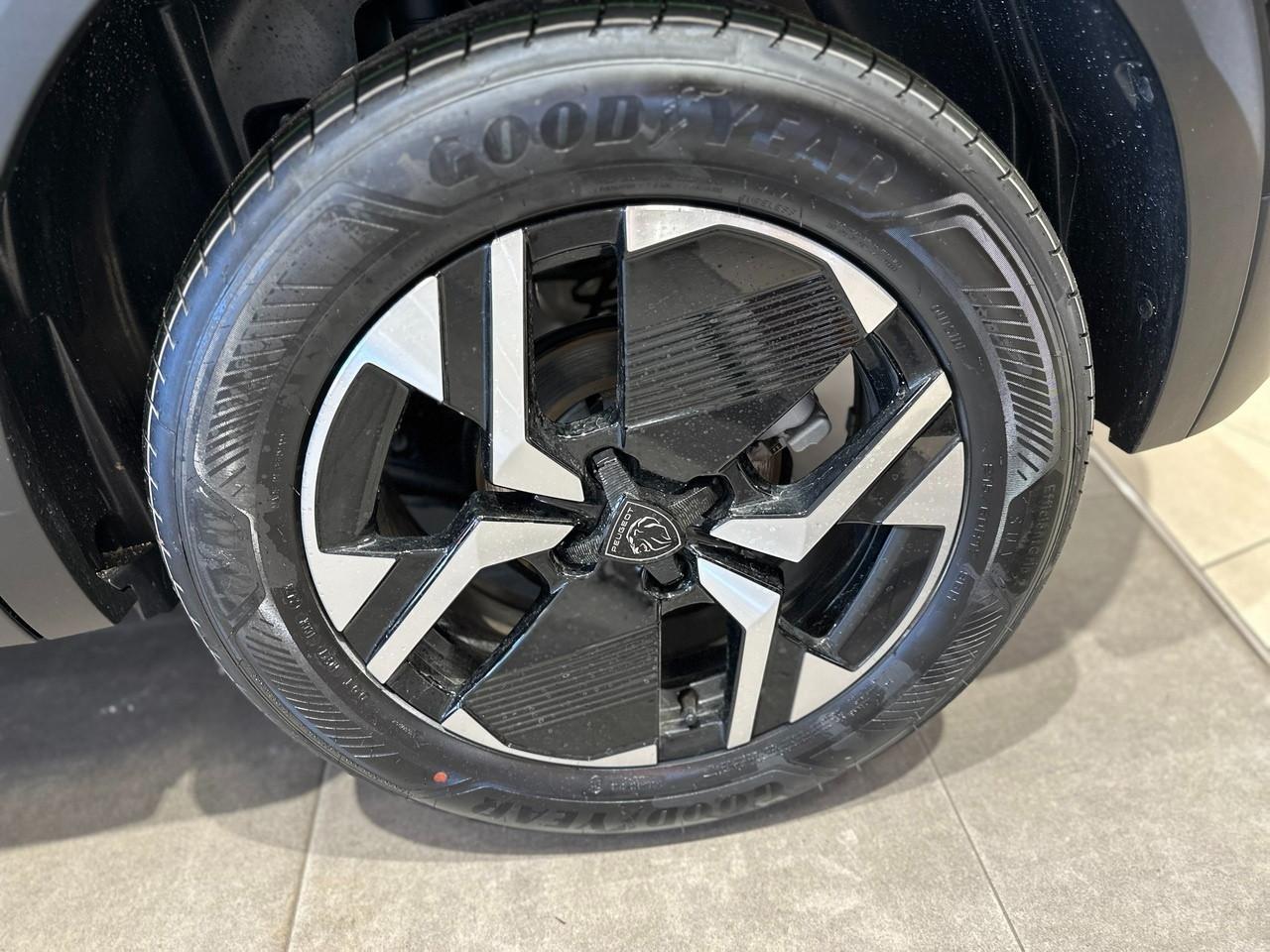 PEUGEOT 2008 II 2023 - 2008 1.2 puretech Allure s&s 130cv eat8