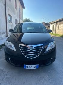 Lancia Ypsilon 1.2 69 CV 5p Platinum