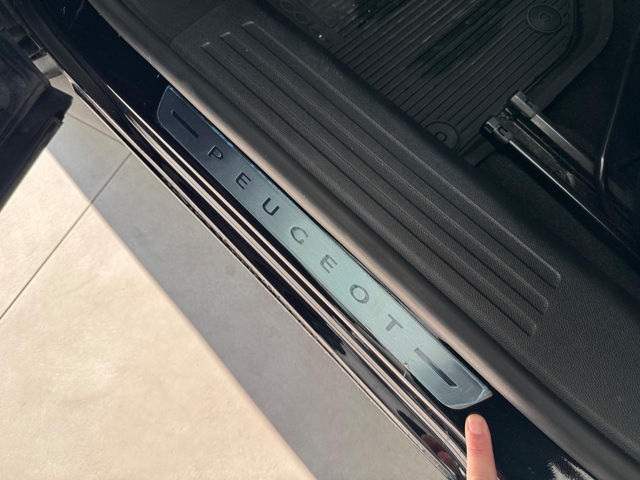 Peugeot 2008 BlueHDi 130 S&S EAT8 GT