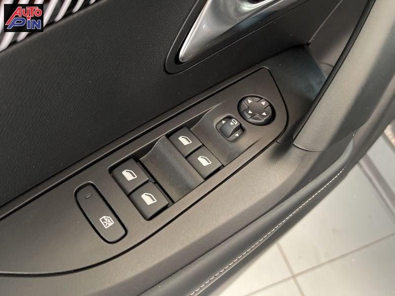 Peugeot 2008 PureTech 100 S&S Allure *PROMO*
