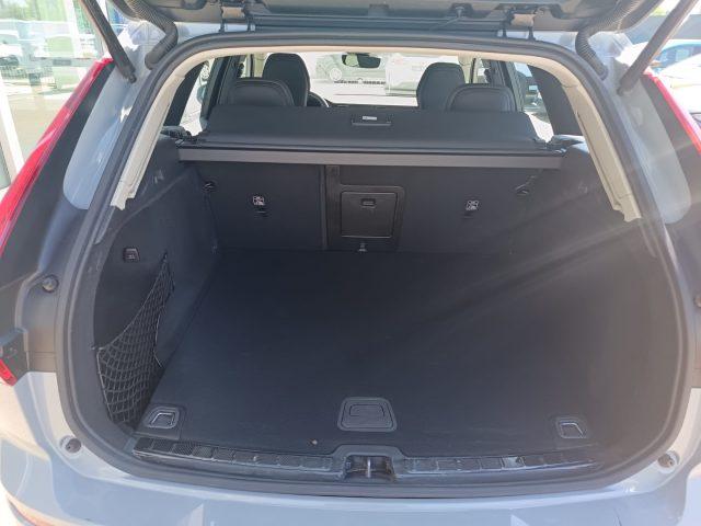 VOLVO XC60 B4 (d) AWD automatico Ultimate Dark