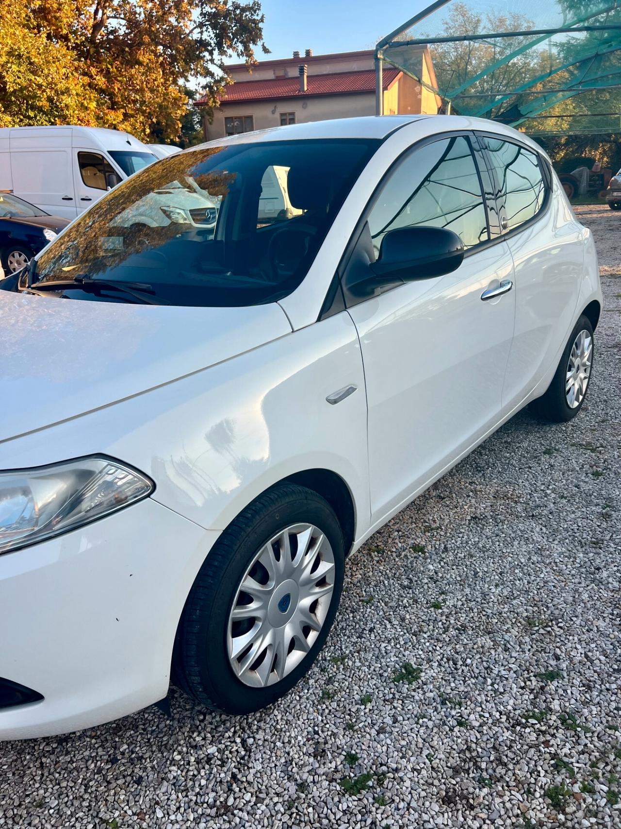 Lancia Ypsilon 1.2 69 CV 5 porte GPL Ecochic Gold
