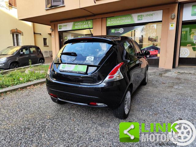 LANCIA Ypsilon 1.2 69 CV 5 porte GPL Ecochic Silver NEOPATENTATI