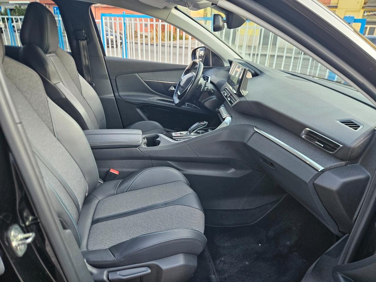 Peugeot 3008 BlueHDi 130 S&S EAT8 Allure