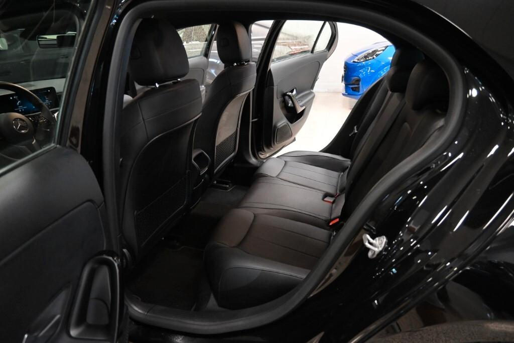 Mercedes-benz A 180 180D 115CV 6M BUSINESS SOLUTION ( PELLE - PDC NAVI PREMIUM TELECAMERA POST. ) CC. 1461