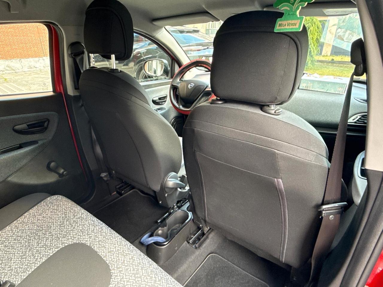 Lancia Ypsilon 1.2 69 CV 5 porte GPL Silver