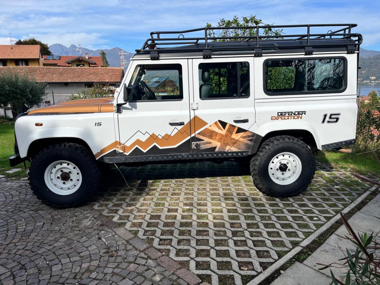 Land Rover Defender Expedition
