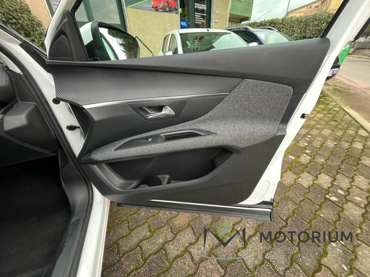 Peugeot 3008 BlueHDi 130 SeS EAT8