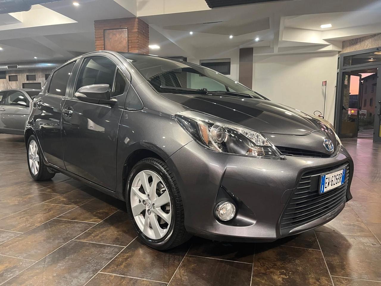 Toyota Yaris 1.5 Hybrid 5 porte Lounge