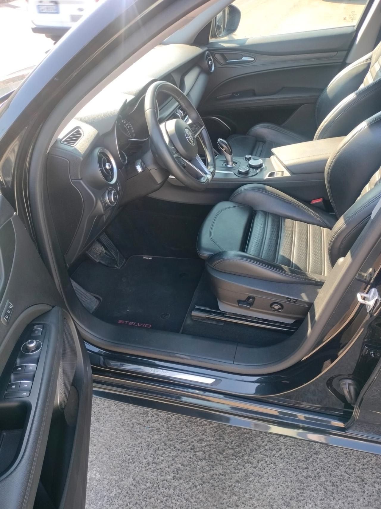 Alfa Romeo Stelvio 2.2 Turbodiesel 190 CV AT8 Q4 Executive