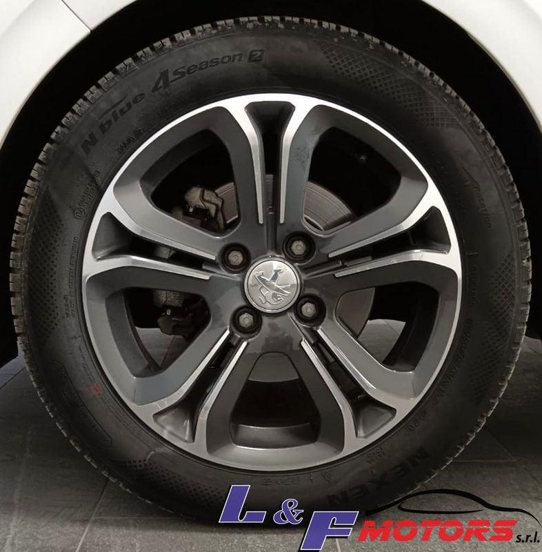 Peugeot 208 1.2 12V VTi 82cv Active