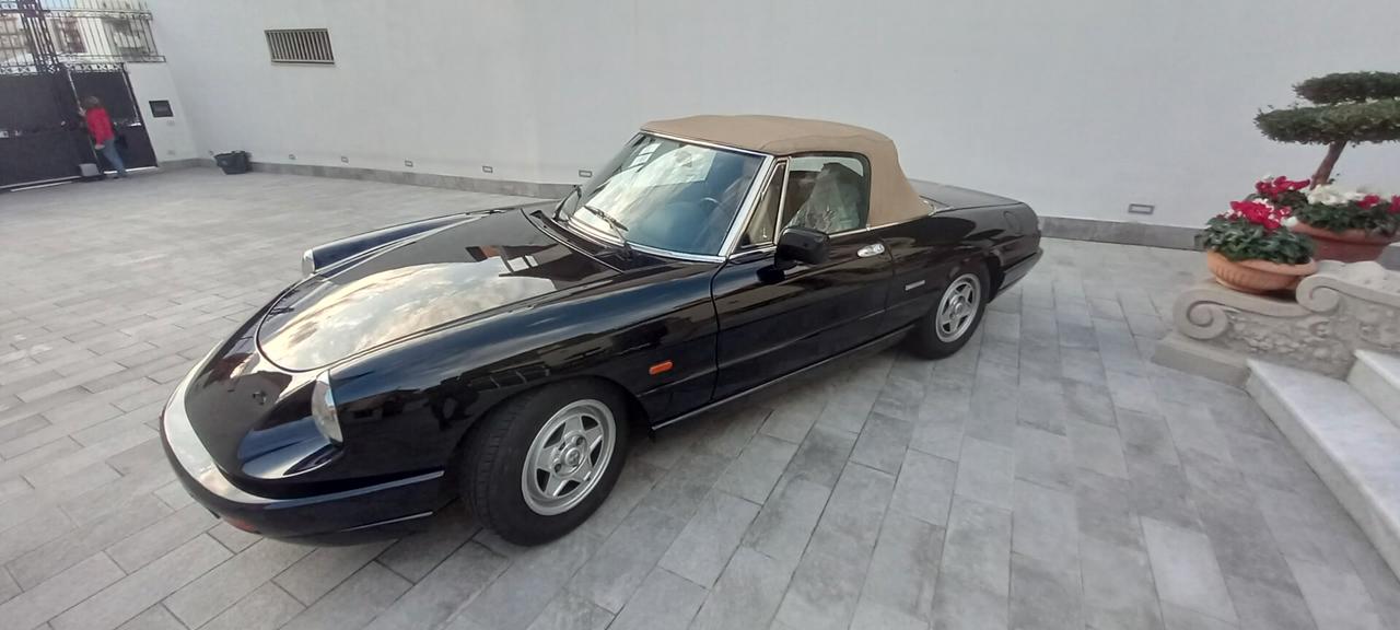 Alfa Romeo Spider 1.6