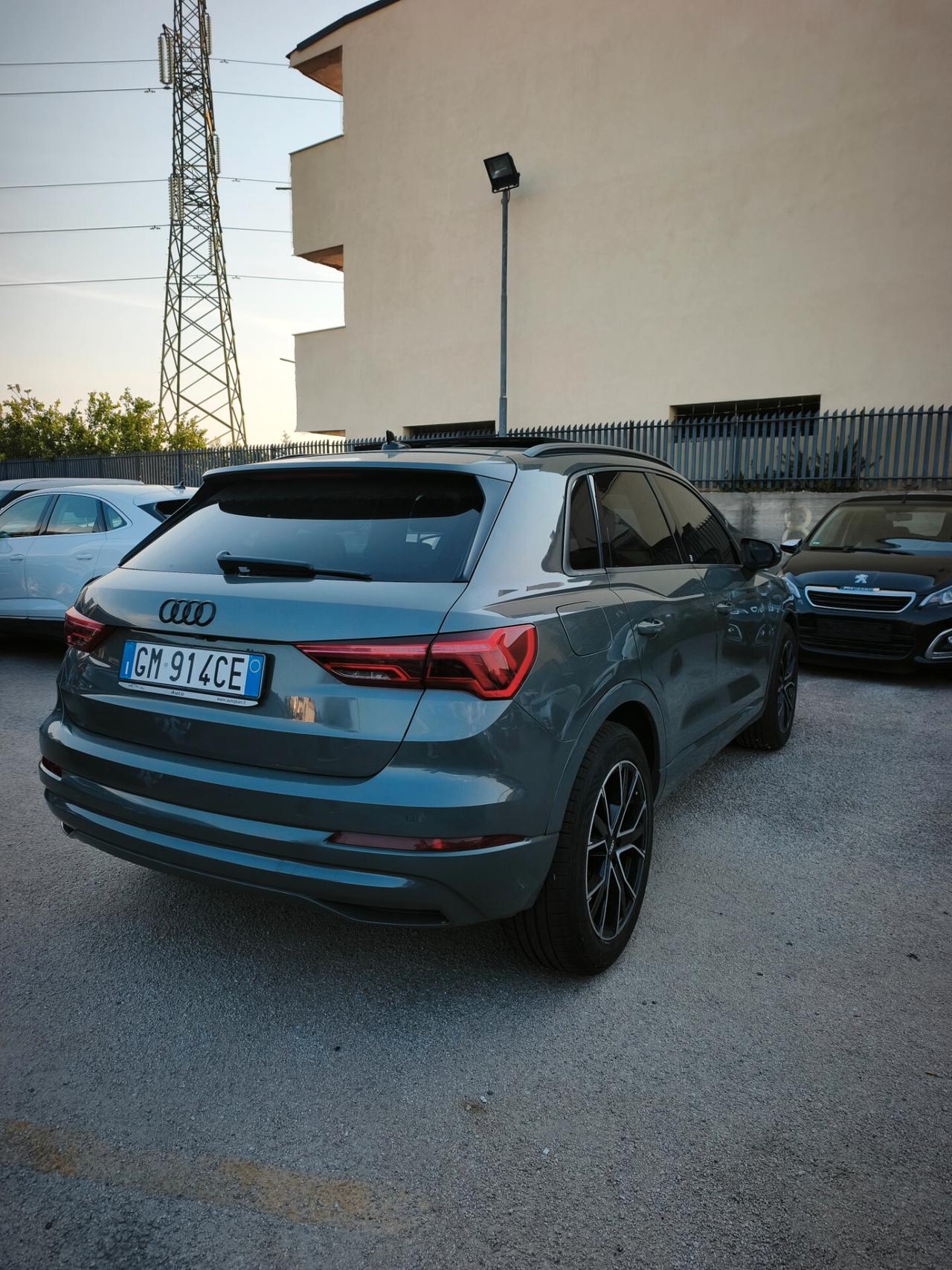 Audi Q3 35 TDI S tronic line edition tetto panoramico