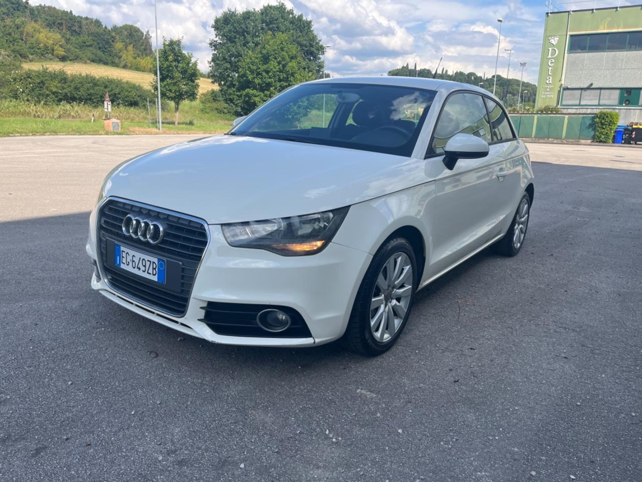 Audi A1 1.6 TDI 90 CV OK ANCHE NEOPATENTATI