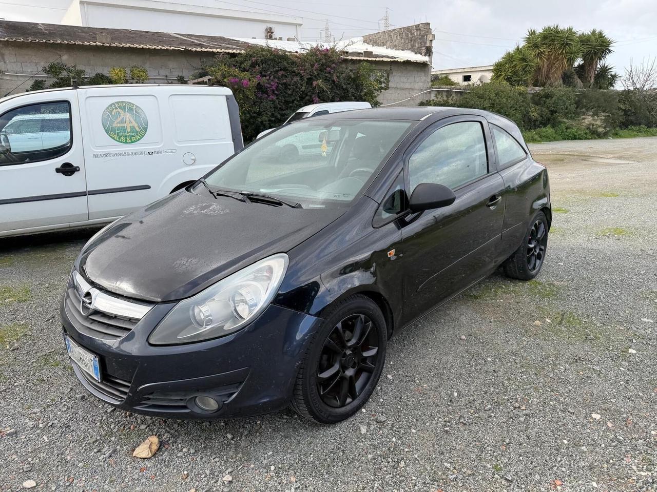 Opel Corsa Sport 1.2 benzina - Neopatentati