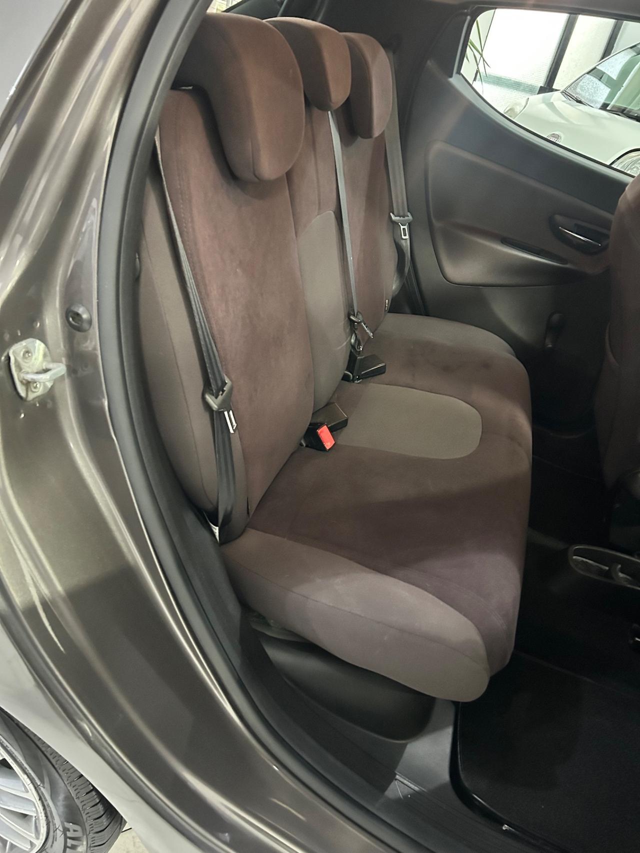 Lancia Ypsilon 1.2 69 CV 5 porte S&S Platinum