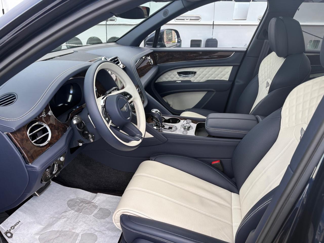 Bentley Bentayga V8