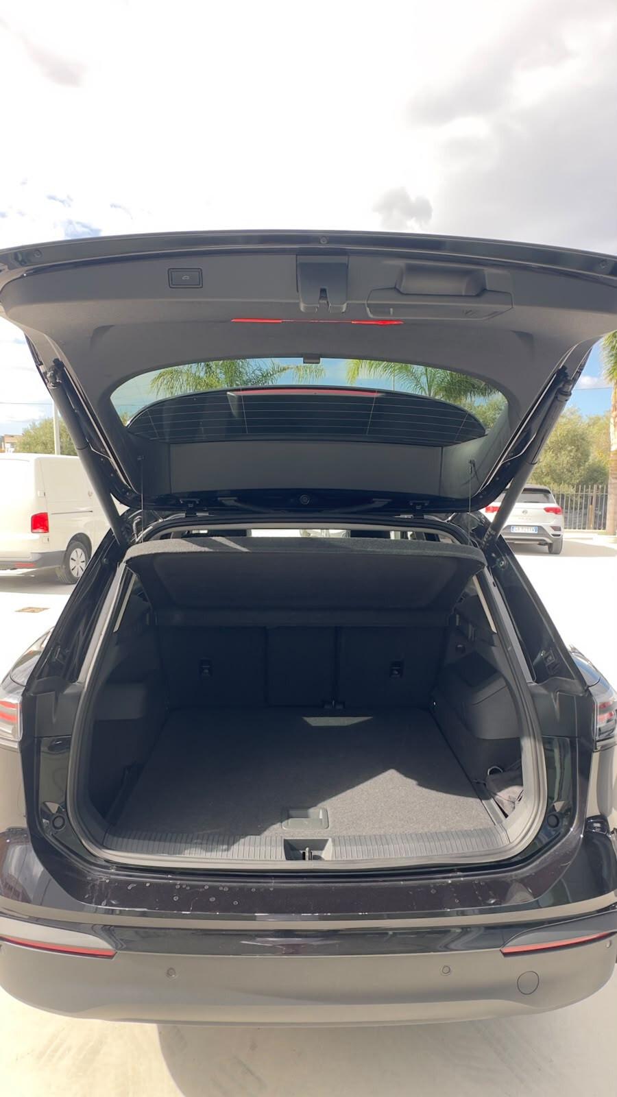 Volkswagen Tiguan 2.0 TDI 150 CV DSG Edition Plus tua da 393€ con anticipo 0