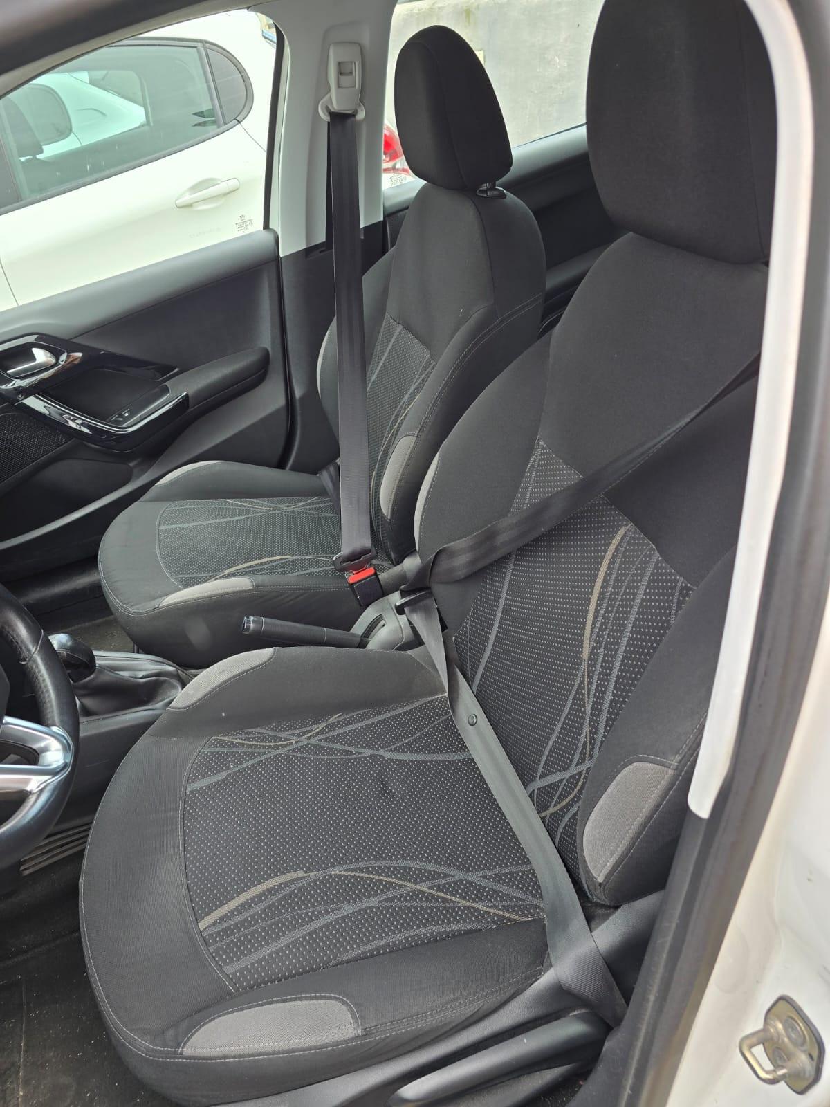 Peugeot 208 1.2 VTi 82 CV 3 porte Allure