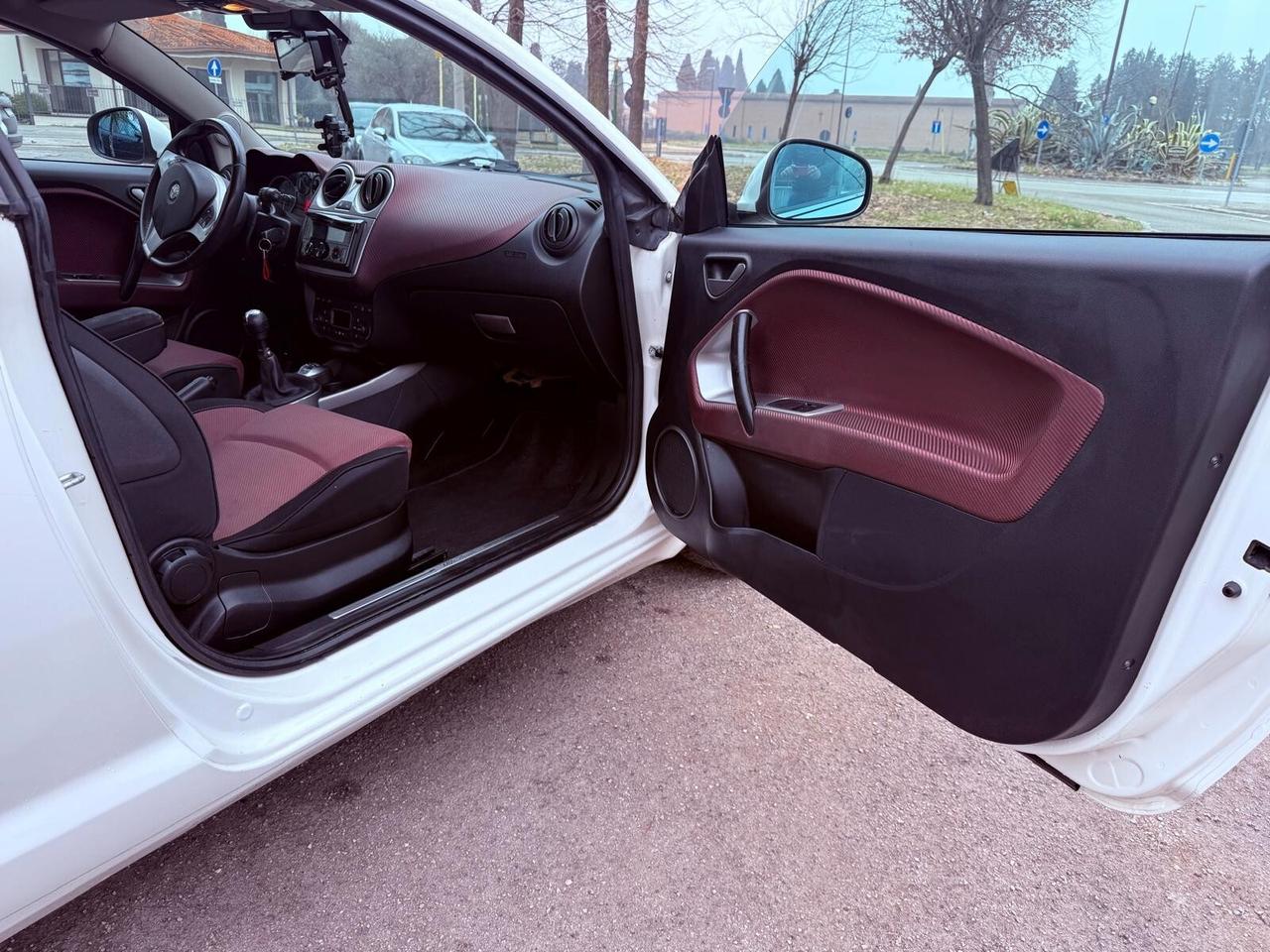 Alfa Romeo MiTo 1.4 105 CV M.air S&S Distinctive Sport Pack