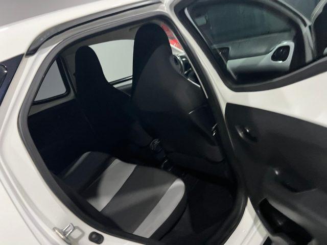 TOYOTA Aygo 1.0 VVT-i 69 CV 5 porte x-clusiv MMT
