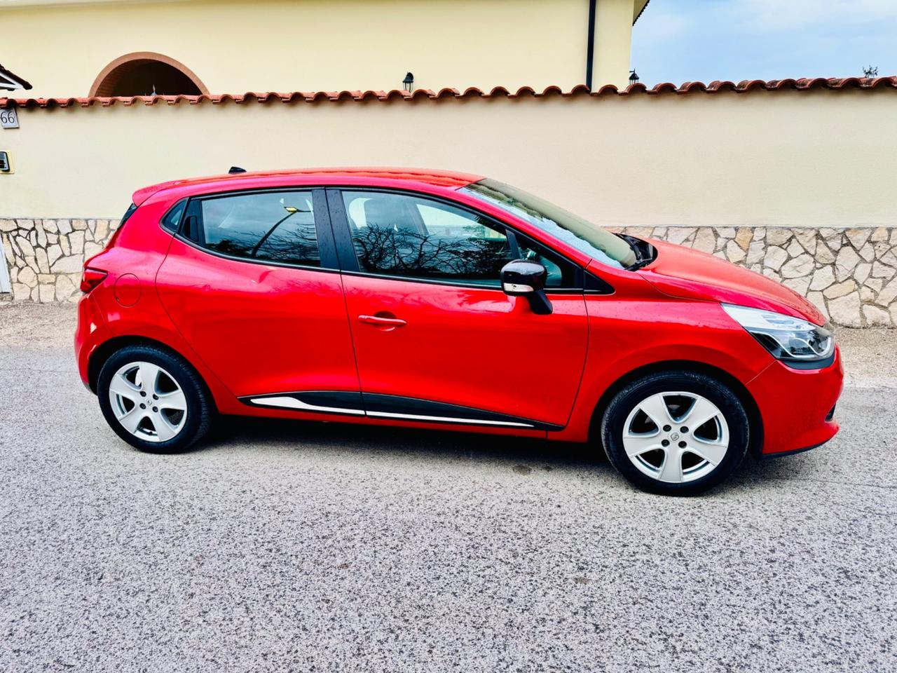 Renault Clio 1.2 75CV COSTUME NATIONAL