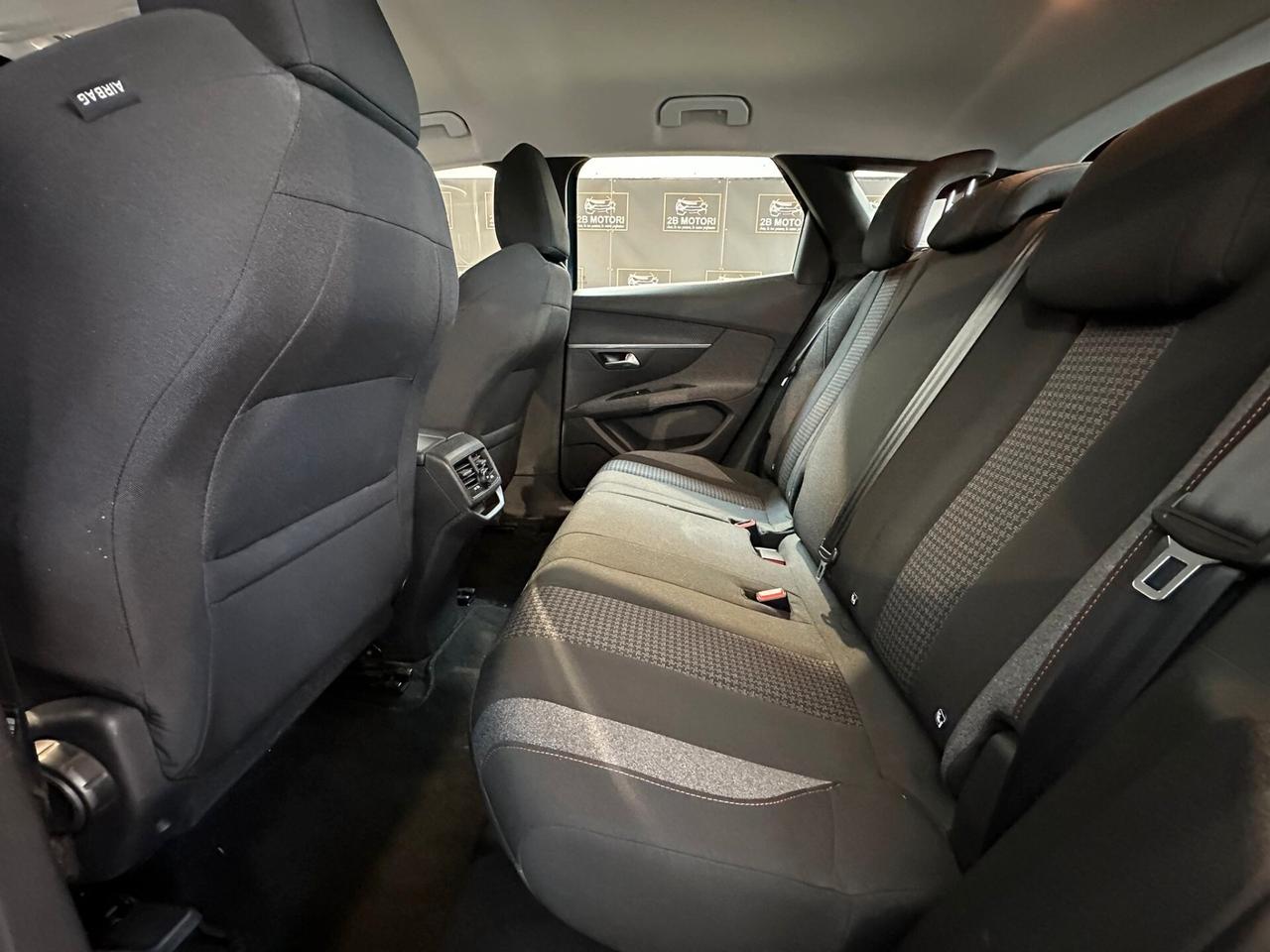 Peugeot 3008 BlueHDi 130 S&S EAT8 Allure