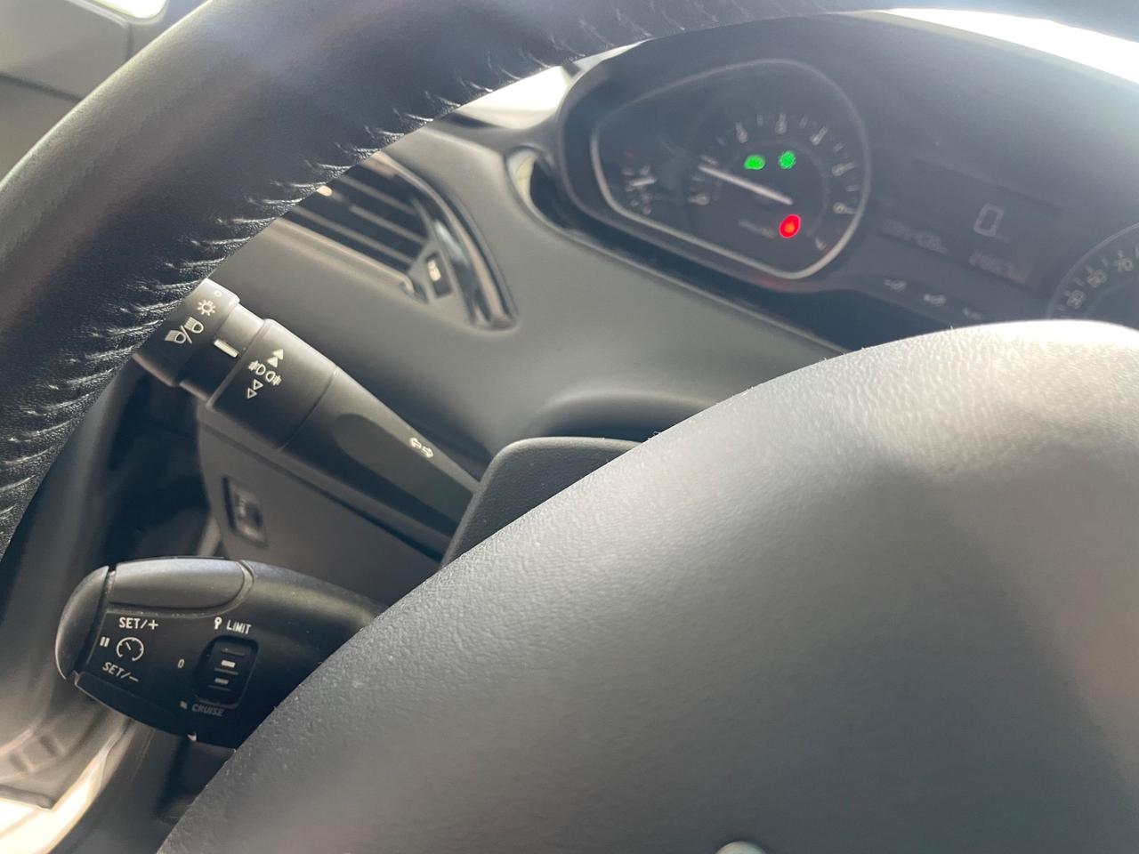 Peugeot 208 PureTech 82 5 porte Active - Nessun vincolo -