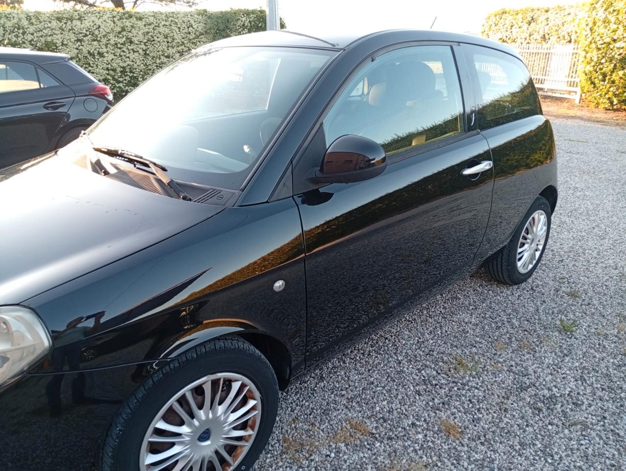 Lancia Ypsilon 1.2 Argento
