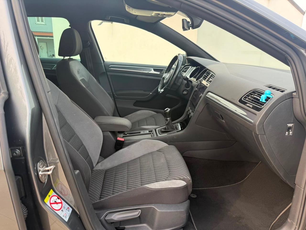 Volkswagen Golf 7.5 1.6 TDI R-LINE