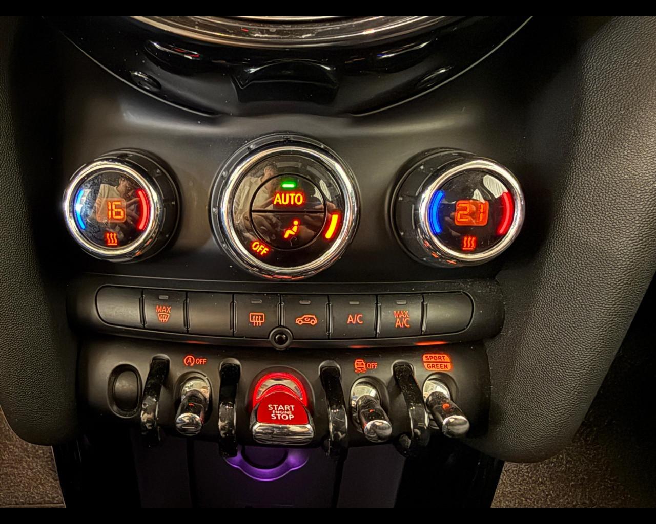 MINI Mini 5 porte (F55) - Mini 1.5 Cooper Classic 5 porte