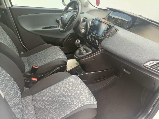 LANCIA Ypsilon 1.0 FireFly 5 porte S&S Hybrid Ecochic Silver