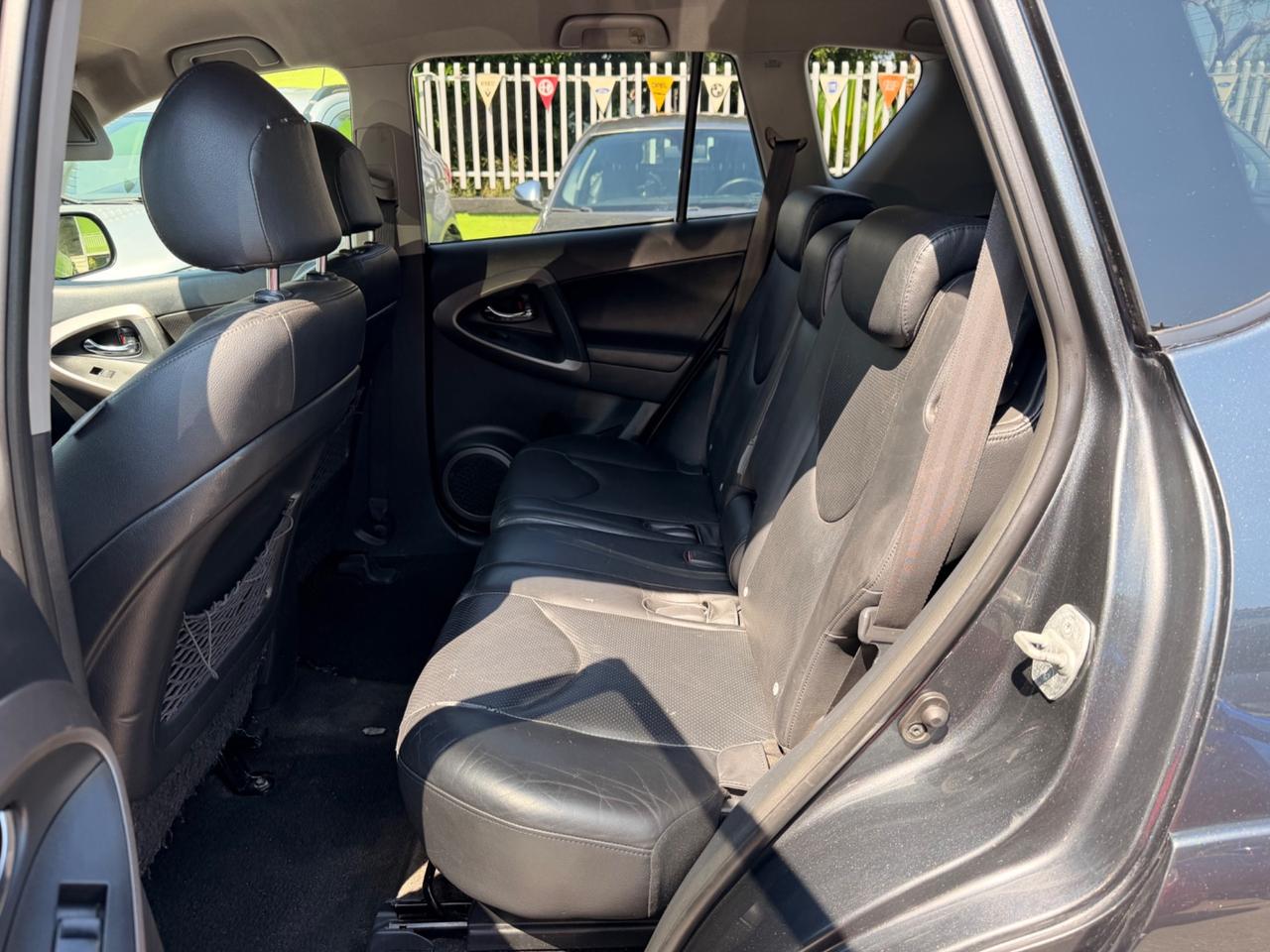 Toyota RAV 4 RAV4 2.2 D-4D 177 CV Luxury 4x4 PERFETTA!!!