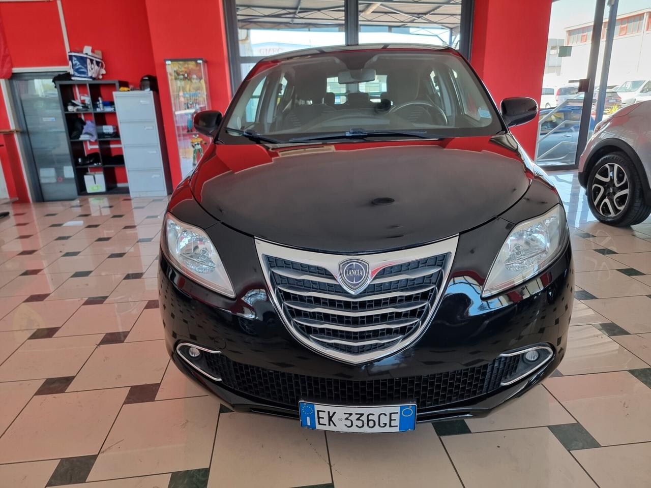 Lancia Ypsilon 1.3 MJT 16V 95 CV 5 porte S&S Silver