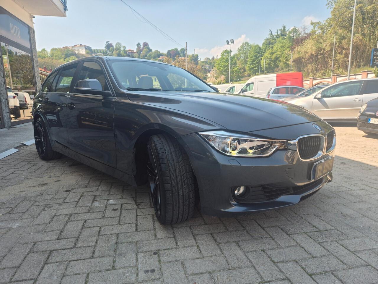 Bmw 330dA Touring Luxury/ AUT