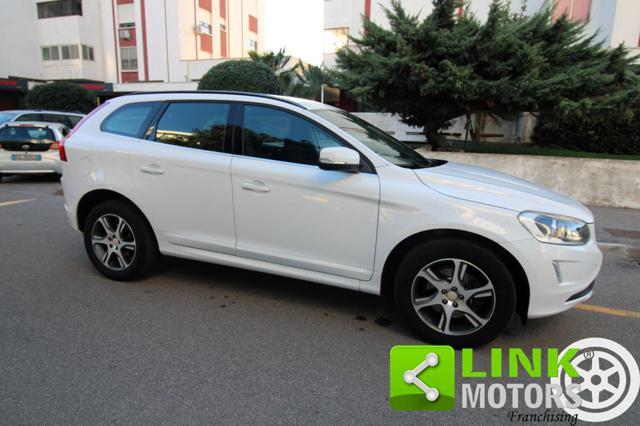 VOLVO XC60 D3 Geartronic R-design Momentum