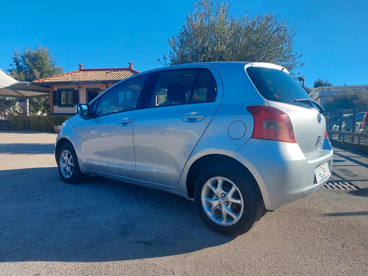 Toyota Yaris 1.0 5 porte