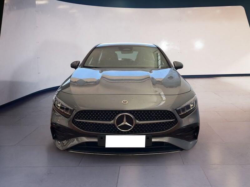 Mercedes-Benz Classe A - W177 2023 A 180 AMG Line Premium auto