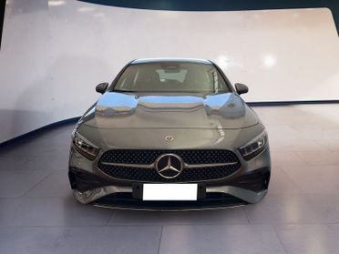 Mercedes-Benz Classe A - W177 2023 A 180 AMG Line Premium auto