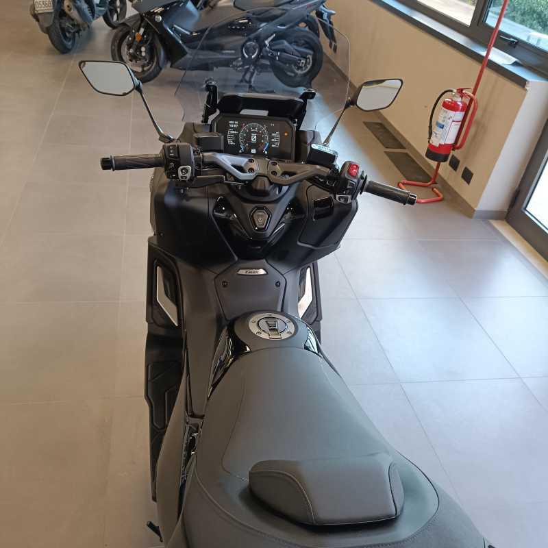 Yamaha T-Max 560 - 2025