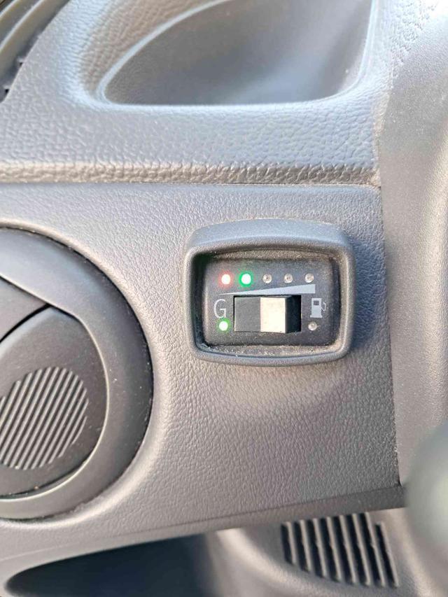 FIAT Punto 1.2 5 porte Active Natural Power NEOPATENTATI