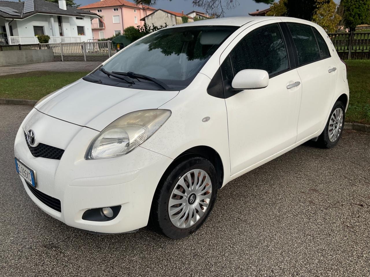 Toyota Yaris 1.0 3 porte Sol