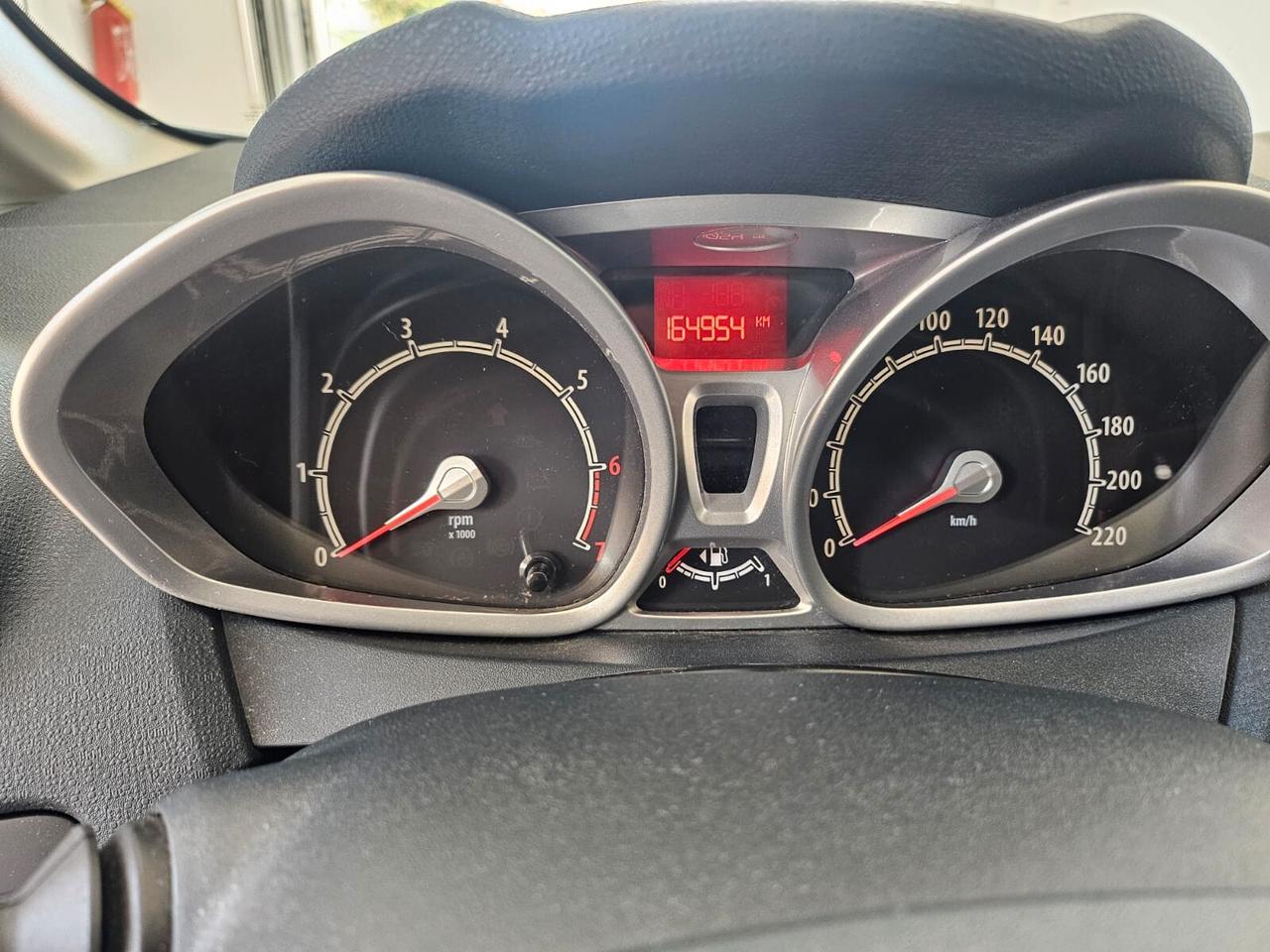 Ford Fiesta 1.4 16V 5p. Bz.- GPL Titanium Bs.