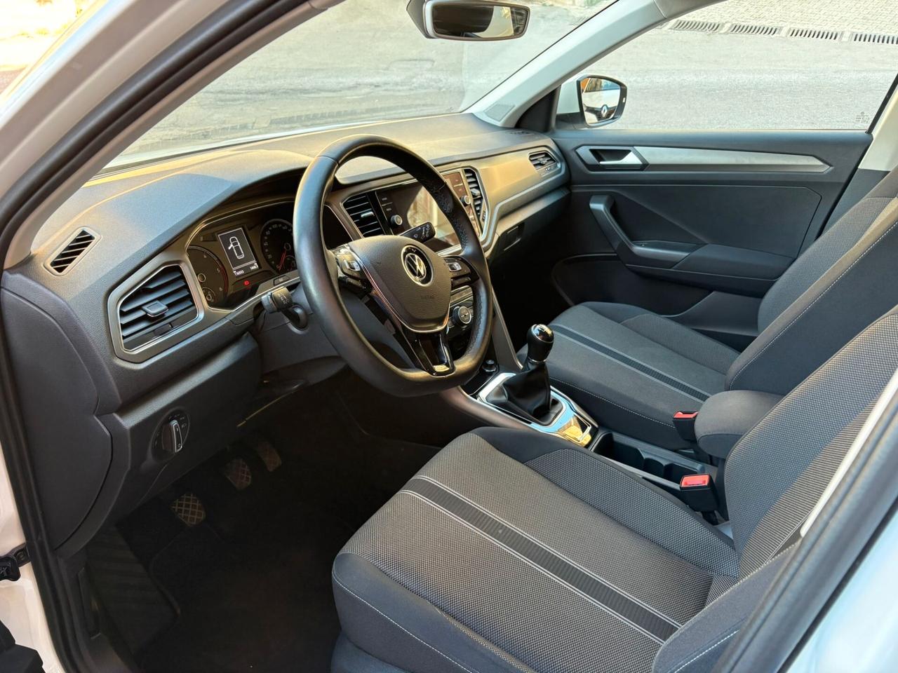 Volkswagen T-Roc 1.6 TDI SCR Business BlueMotion Technology