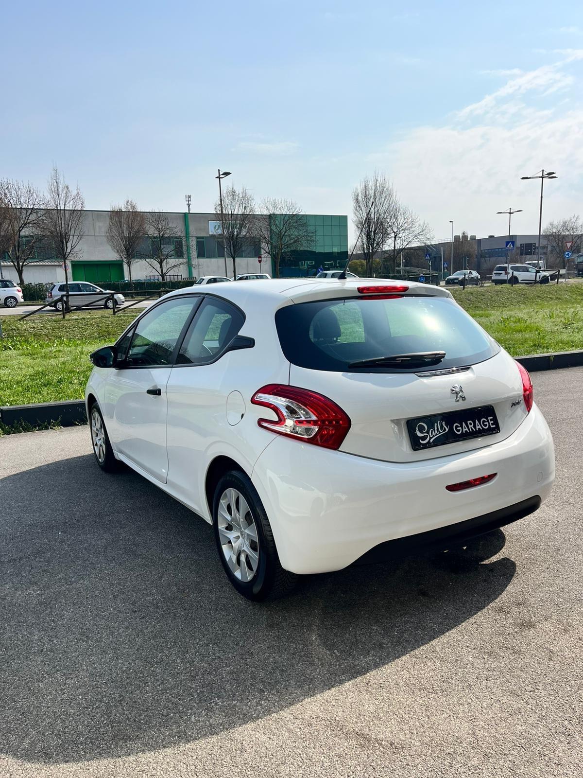 Peugeot 208 Neopatentati