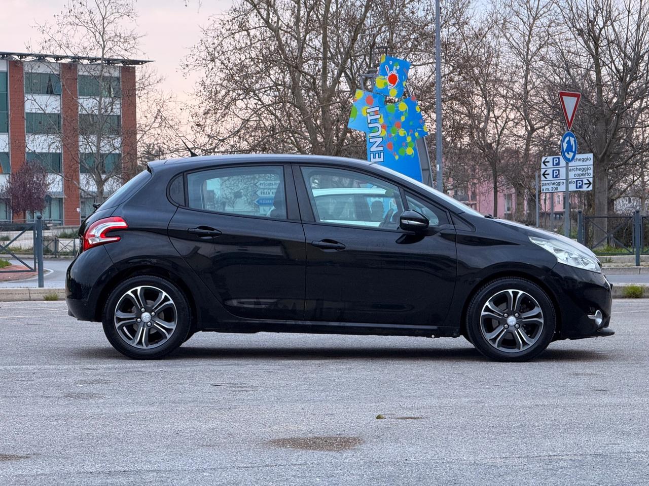 Peugeot 208 2014 GPL GARANZIA 12 MESI